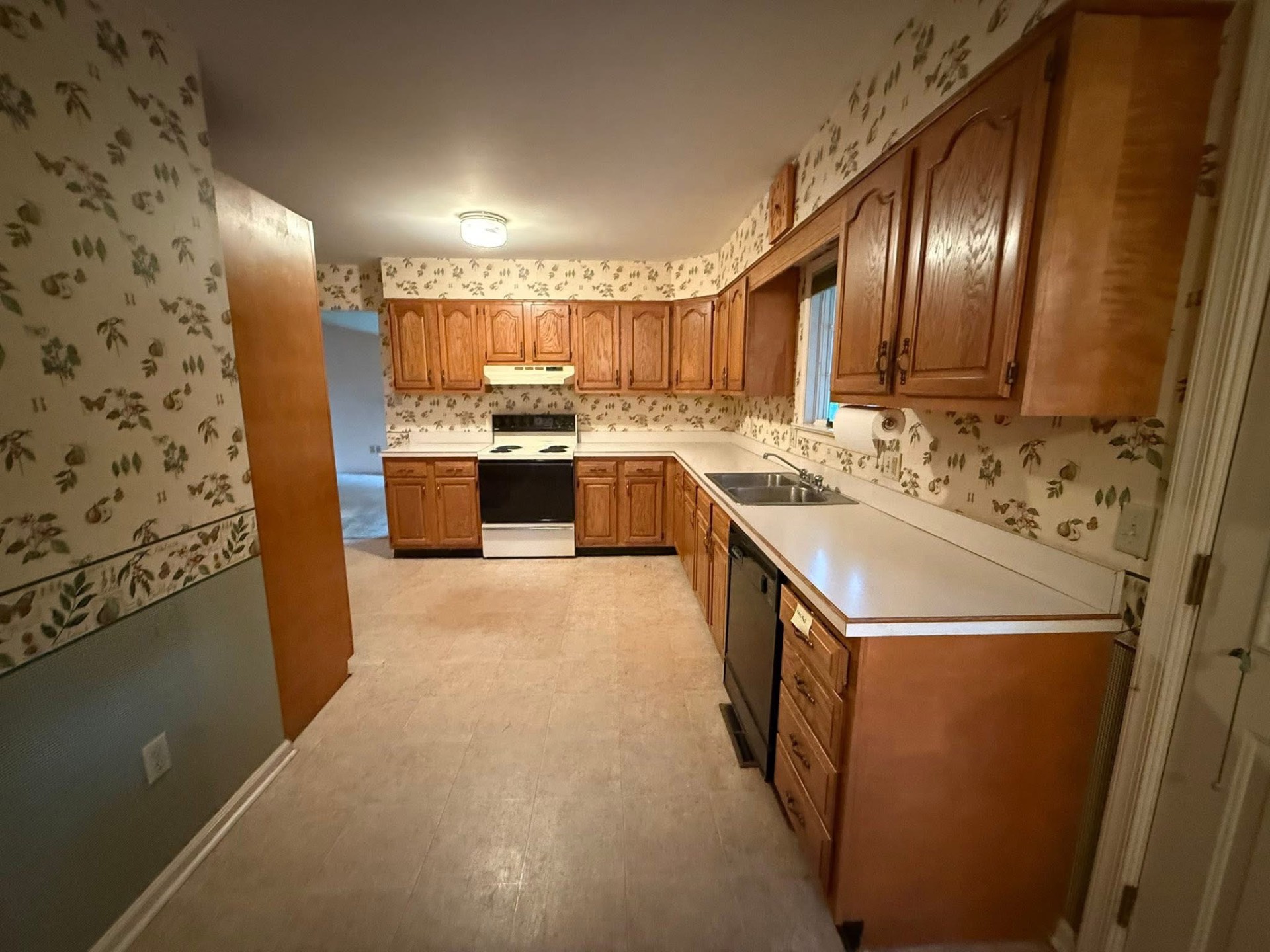 Kitchen before remodel